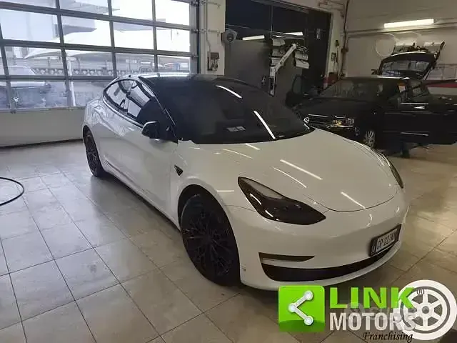 Usata Tesla Model 3 152 kW (208 CV) 2023 Bianco Berlina