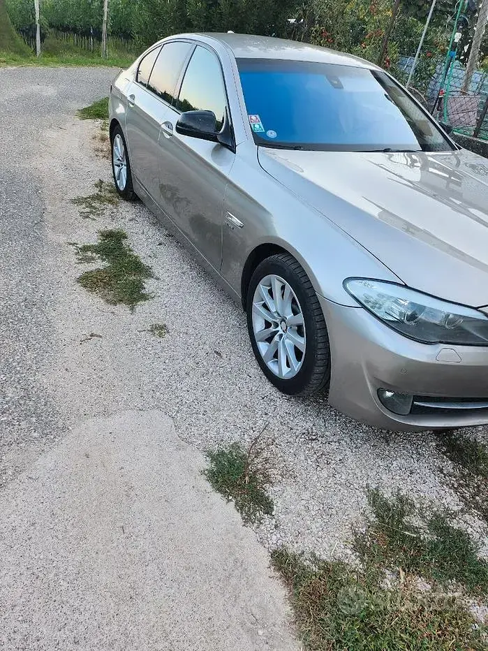 Usata BMW 530 258 CV (189 kW) 2011 Giallo Station wagon