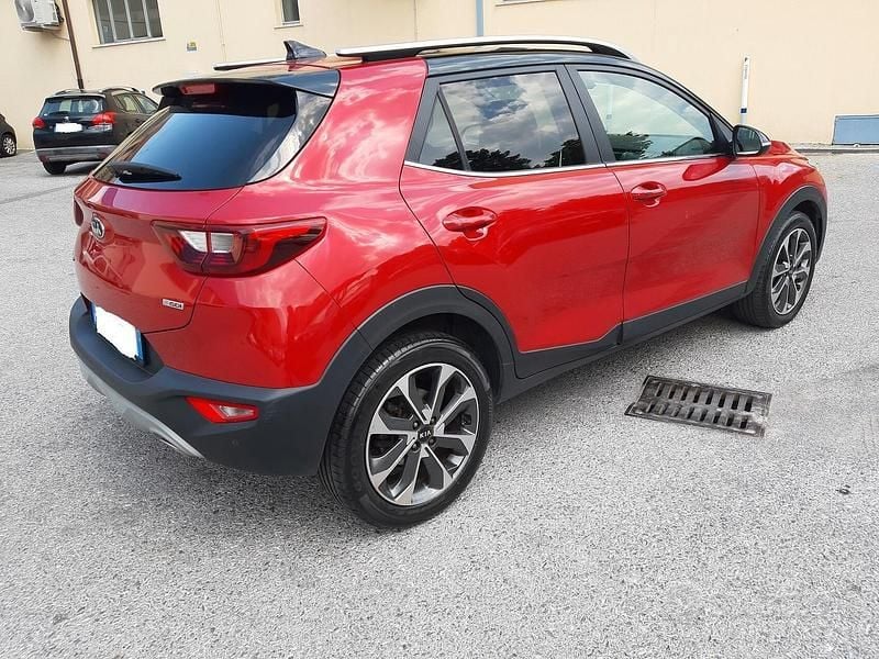Usata Kia Stonic Style 120 CV (88 kW) 2019 Rosso SUV