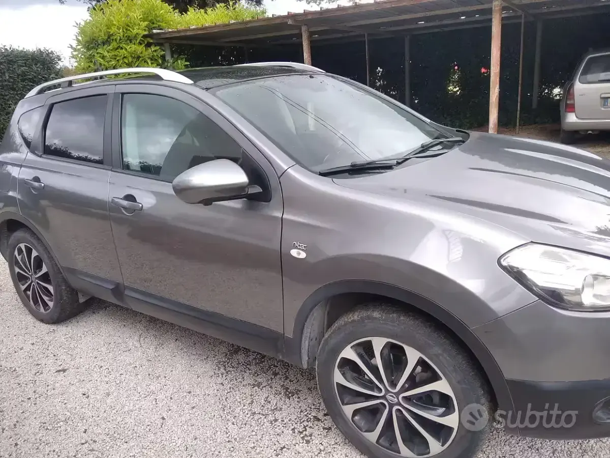 Usata Nissan Qashqai N-TEC 131 CV (96 kW) 2012 Grigio SUV