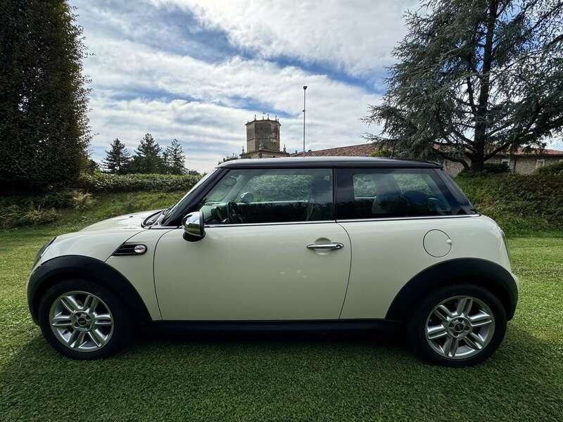 Usata Mini Cooper 122 CV (89 kW) 2011 Pepper white Utilitaria