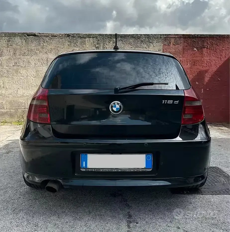 Begagnad BMW 118 Efficient Dynamics 143 HK (105 kW) 2007 Svart Halvkombi