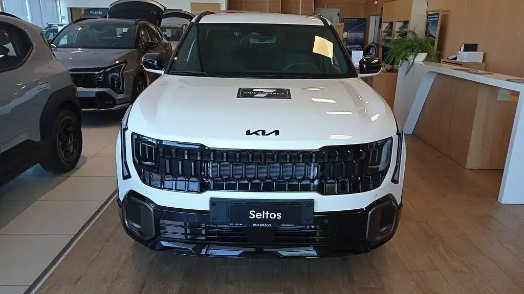 Nuova Kia Seltos X-Line 2026 Snow white pearl SUV