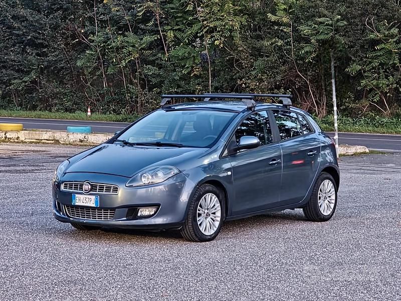 Usata Fiat Bravo Dynamic 120 CV (88 kW) 2011 Blu Utilitaria