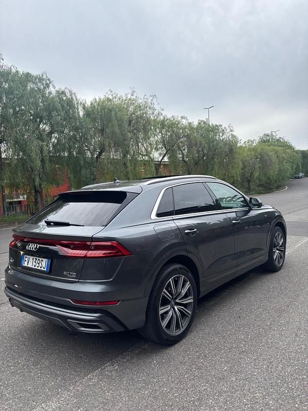Usata Audi Q8 S-Line 285 CV (209 kW) 2019 Grigio SUV