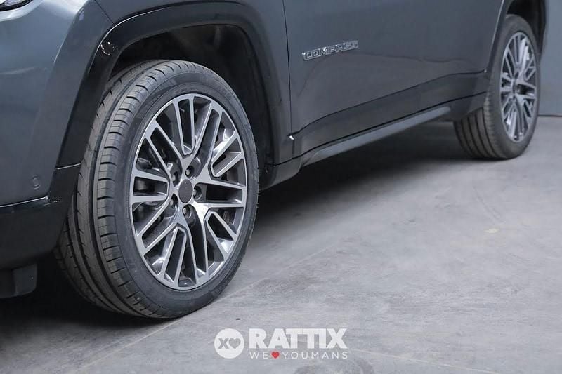 Usata Jeep Compass Summit 131 CV (96 kW) 2025 Grey graphite SUV