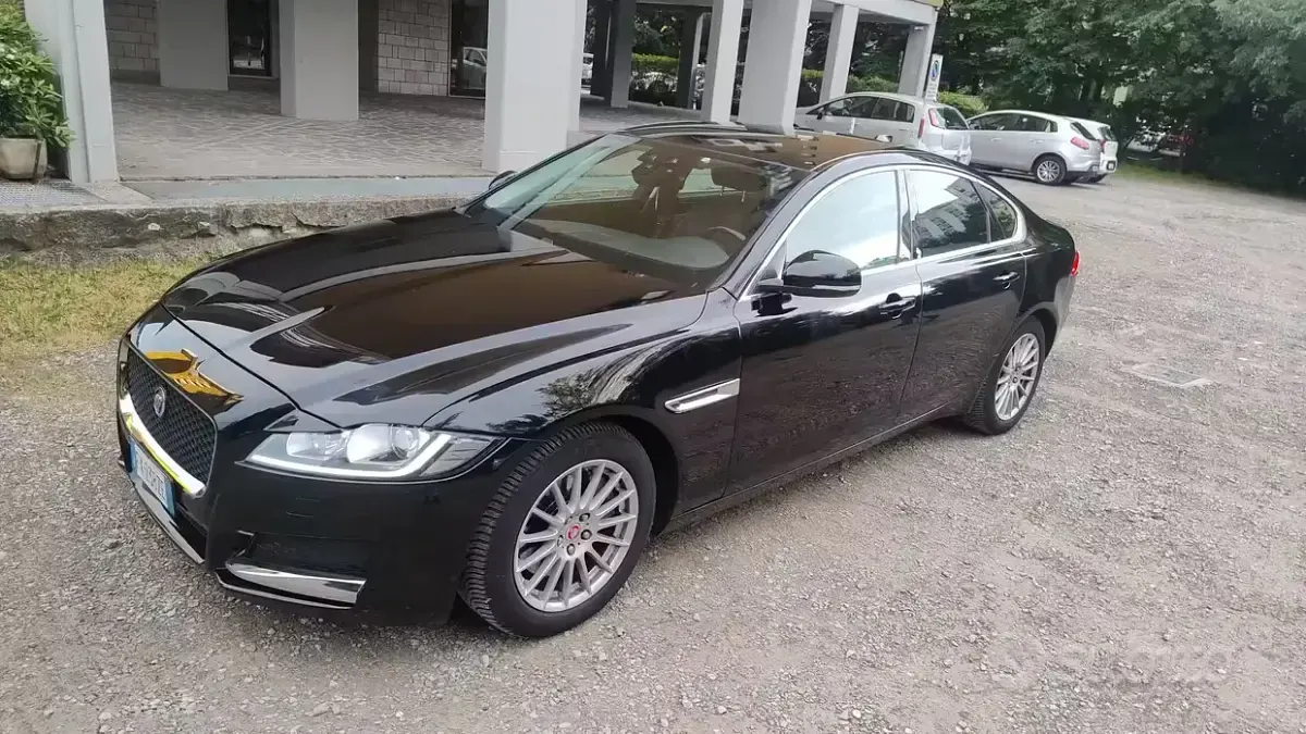 Usata Jaguar XF 163 CV (119 kW) 2019 Nero Berlina