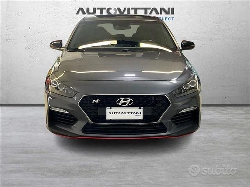 Usata Hyundai i30 250 CV (183 kW) 2019 Grigio scuro Berlina