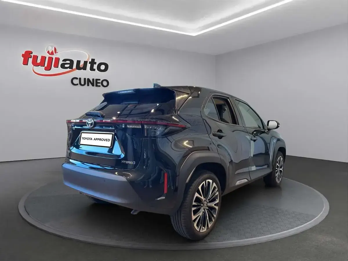 Usata Toyota Yaris Cross Lounge 116 CV (85 kW) 2022 Black met SUV