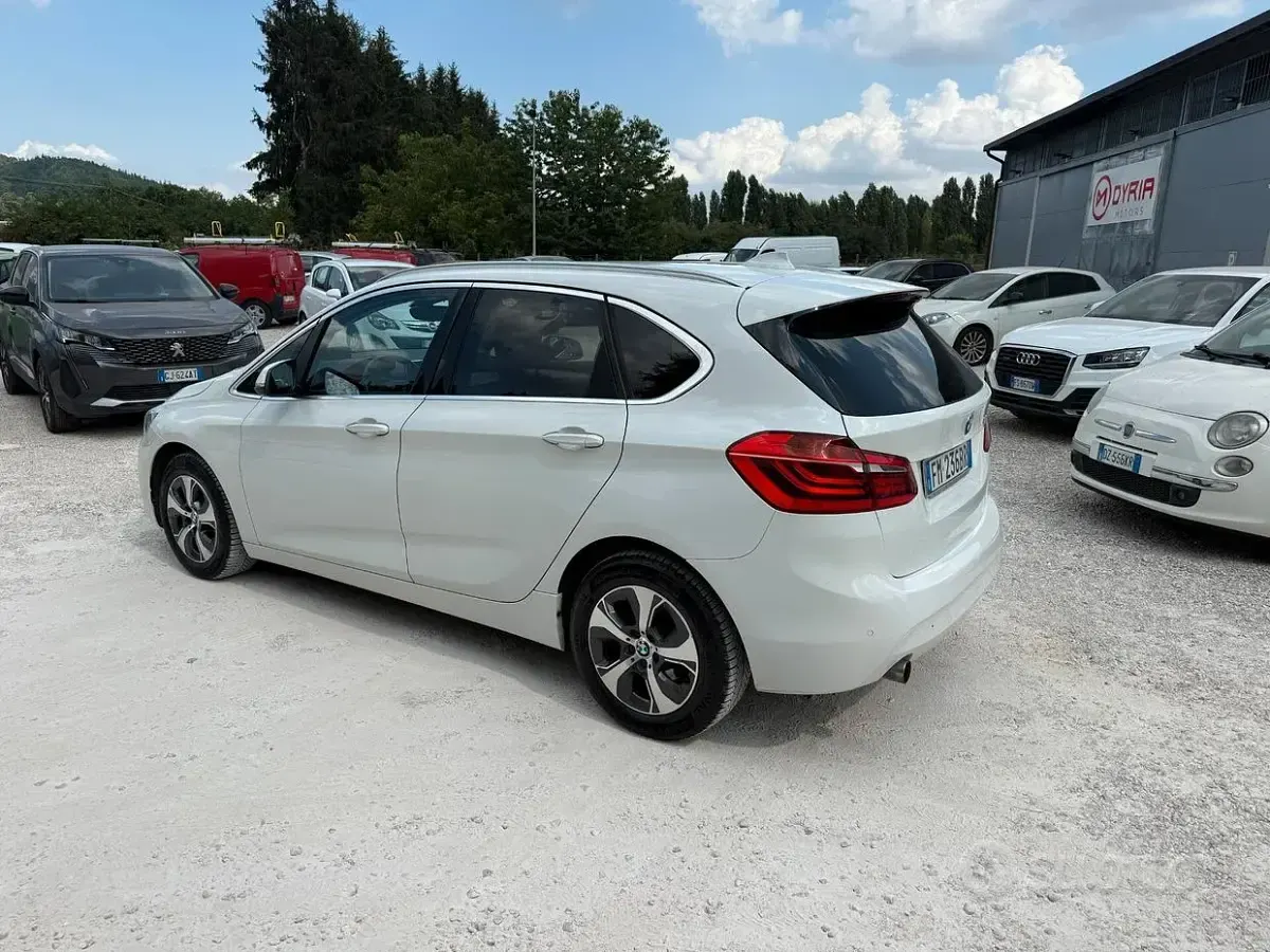 Usata BMW 218 Luxury Line 150 CV (110 kW) 2017 Bianco Station wagon