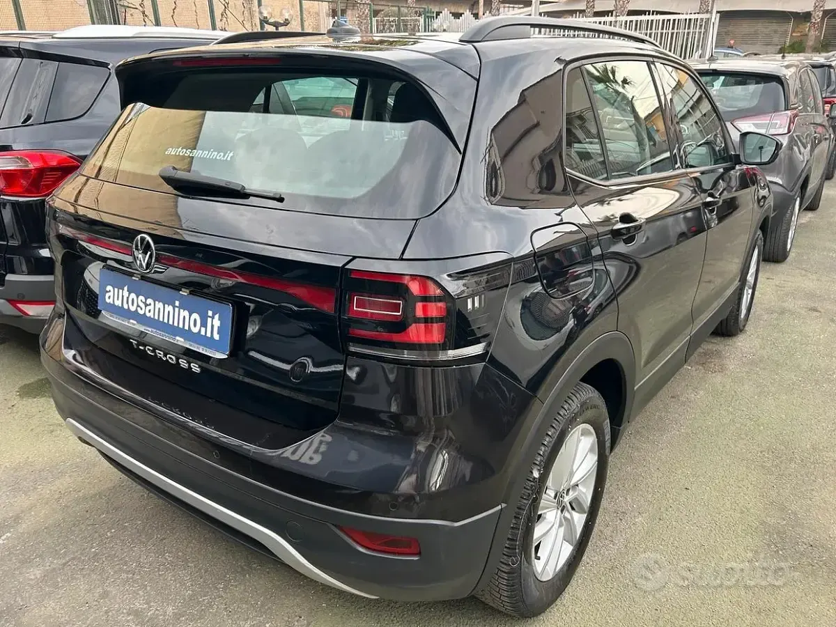 Usata VW T-Cross Style 110 CV (80 kW) 2023 Grigio SUV