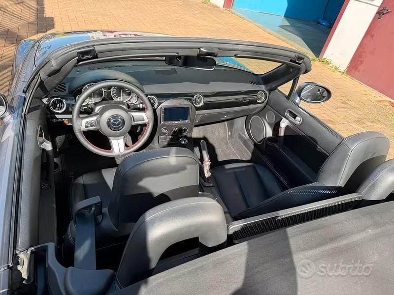 Usata Mazda MX5 Essence 126 CV (92 kW) 2007 Grigio Cabrio