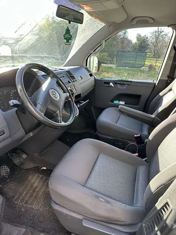 Usata VW Caravelle 102 CV (75 kW) 2007 Grigio Furgone