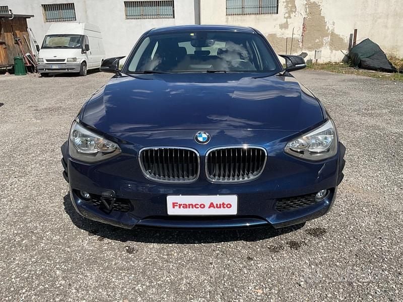 Usata BMW 116 Sport Line 116 CV (85 kW) 2015 Blu Utilitaria