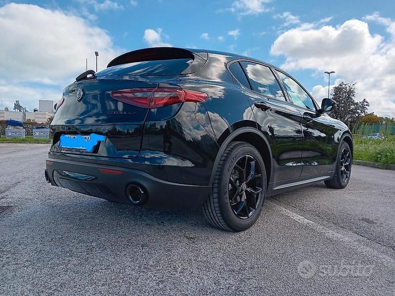 Usata Alfa Romeo Stelvio Business 160 CV (117 kW) 2021 Nero SUV