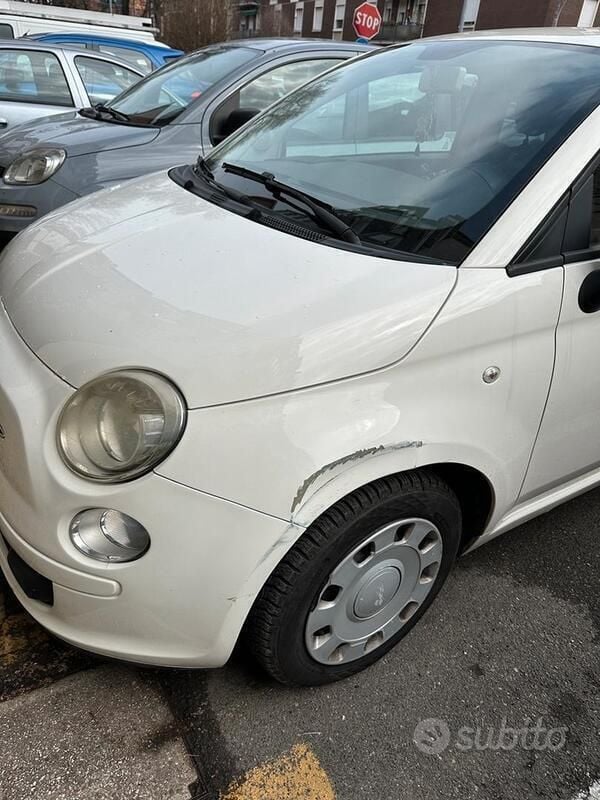 Bianco Usata 2012 Fiat 500 Tre volumi | 2700 € (Super prezzo) - Immagine 1/4
