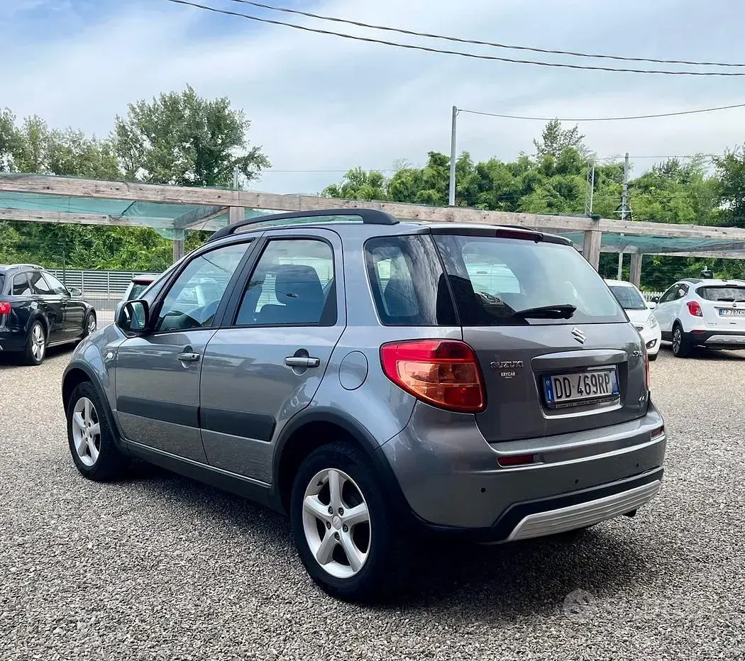Usata Suzuki SX4 107 CV (78 kW) 2006 Grigio SUV