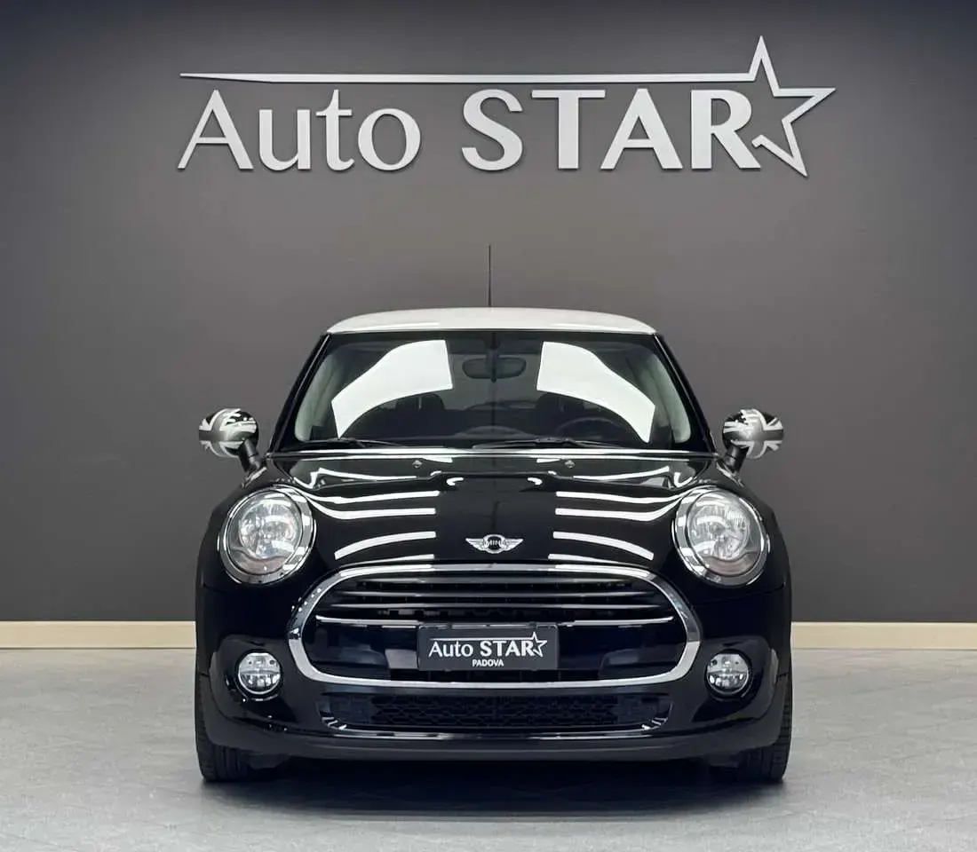 Usata Mini Cooper D 116 CV (85 kW) 2017 Nero Utilitaria