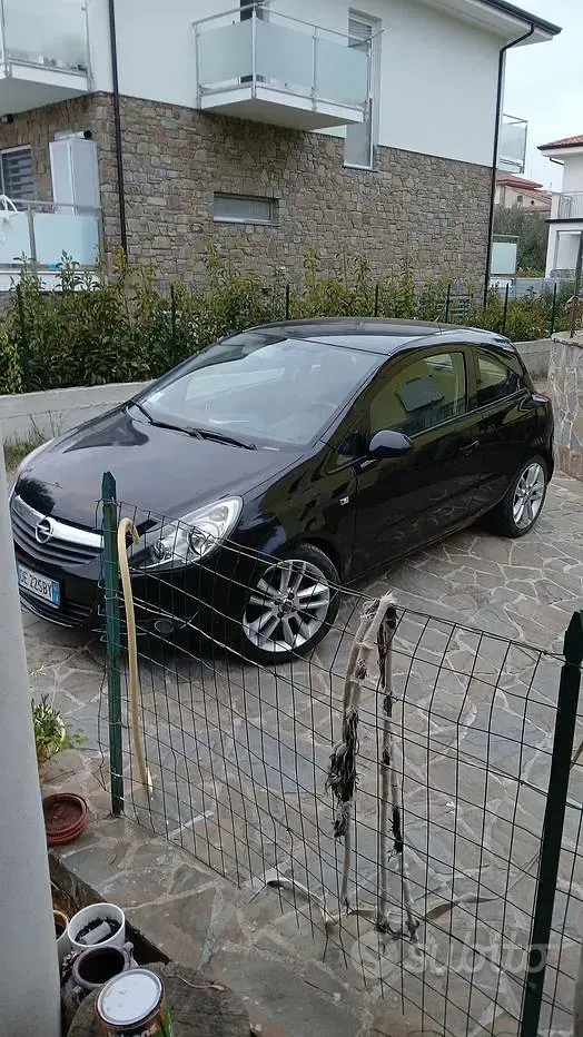 Usata Opel Corsa 69 CV (50 kW) 2006 Nero Utilitaria