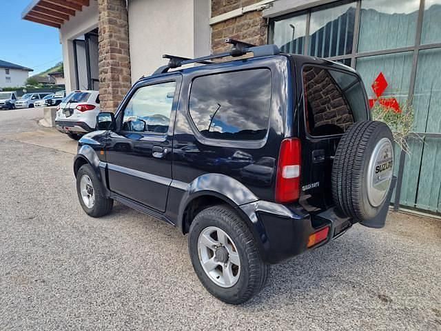 Usata Suzuki Jimny 85 CV (62 kW) 2011 Nero SUV