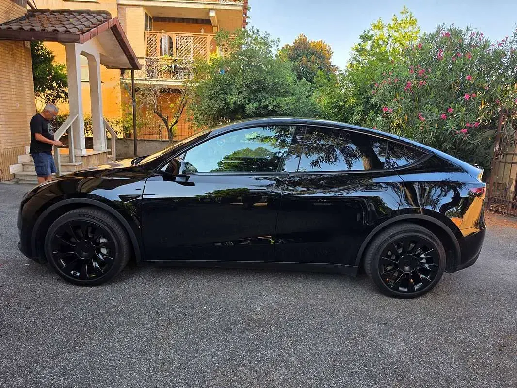 Usata Tesla Model Y Performance 155 kW (211 CV) 2023 Nero SUV