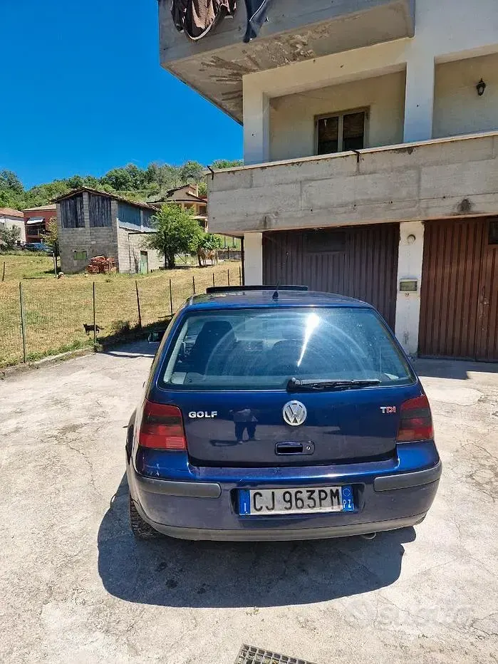 Usata VW Golf IV 101 CV (74 kW) 2003 Blu Berlina