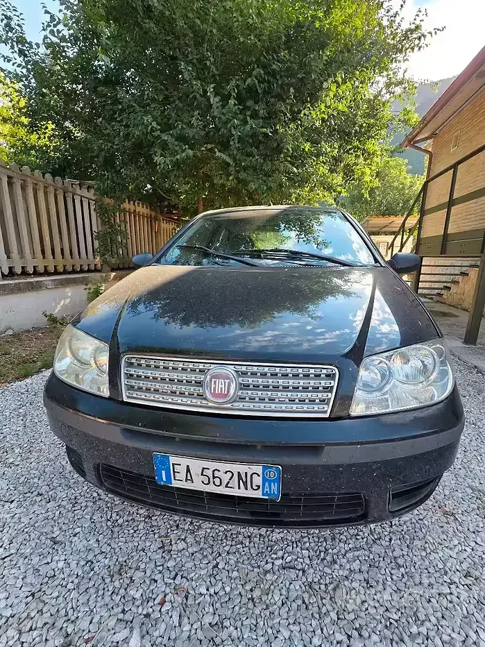 Usata Fiat Punto 69 CV (50 kW) 2010 Nero Utilitaria