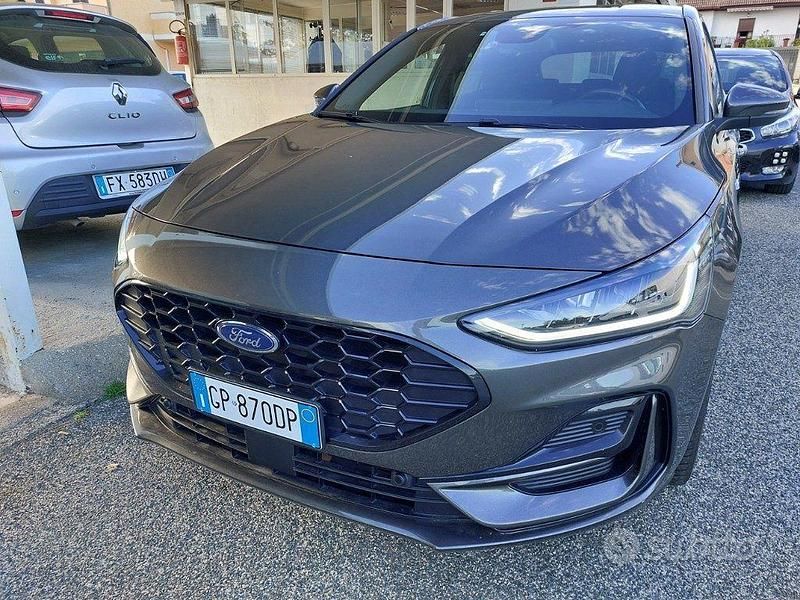Usata Ford Focus ST 125 CV (91 kW) 2023 Grigio Berlina