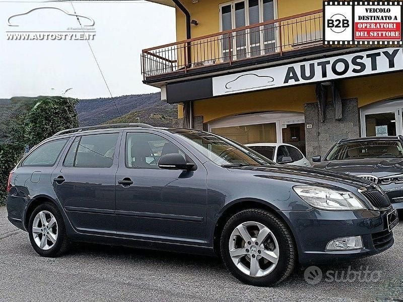 Usata Skoda Octavia 105 CV (77 kW) 2011 Grigio Station wagon