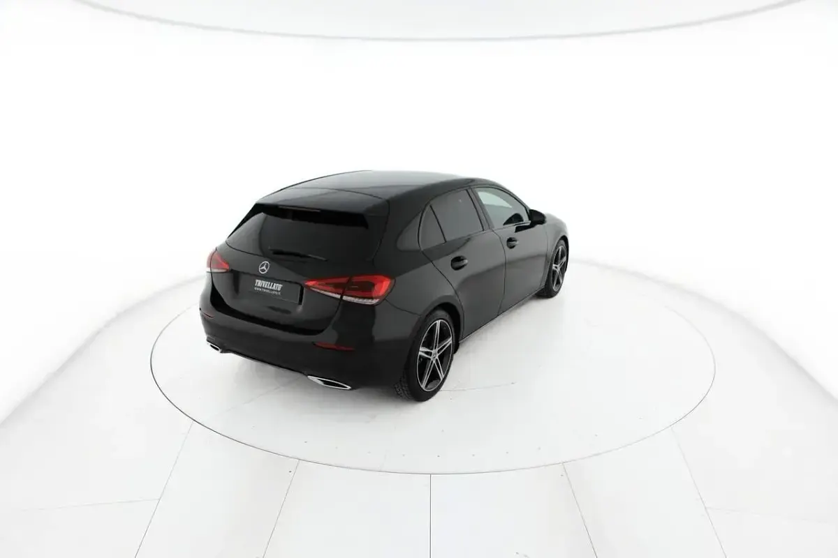 Usata Mercedes A180 116 CV (85 kW) 2022 Nero Berlina