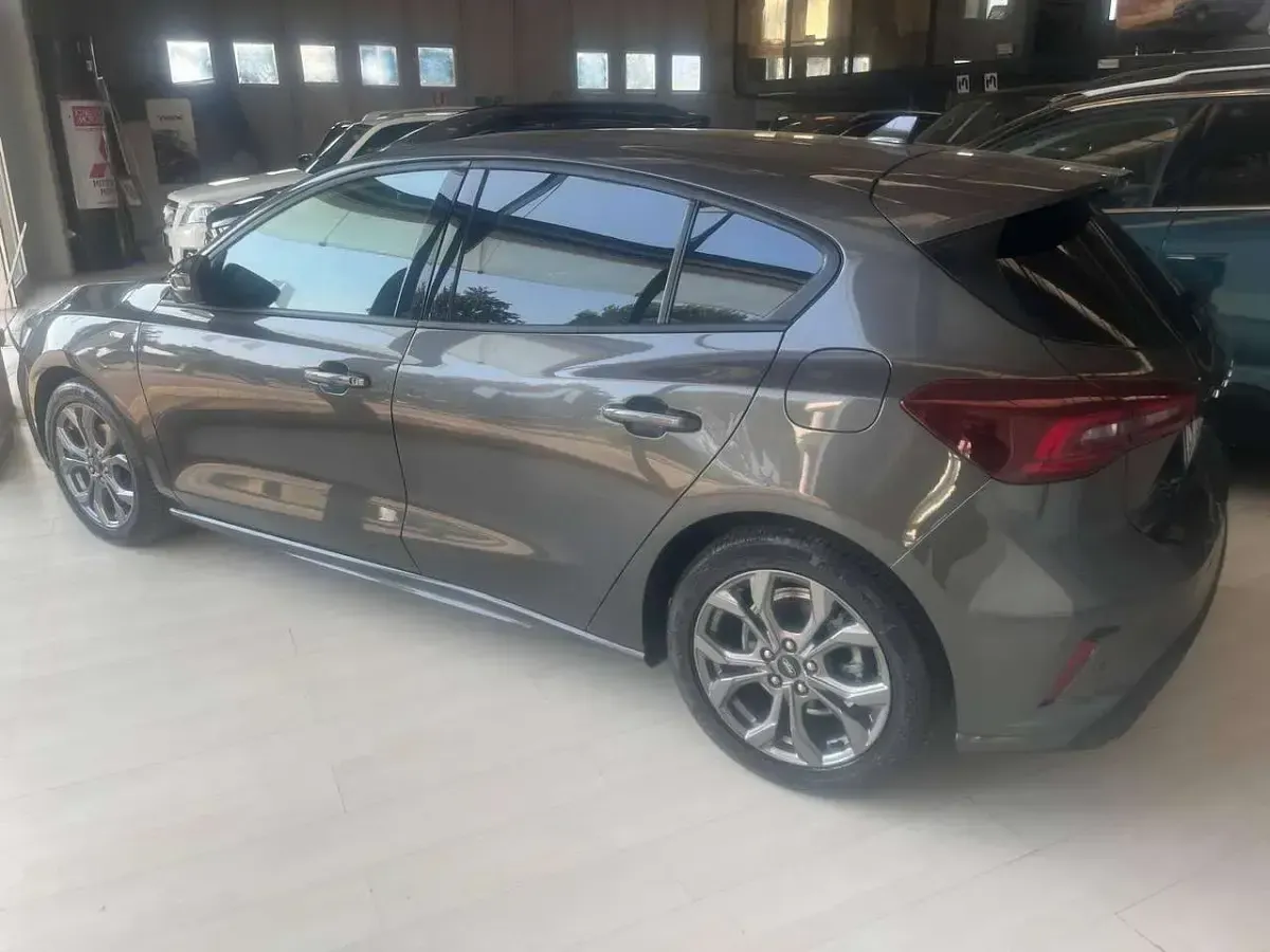 Usata Ford Focus ST-Line 125 CV (91 kW) 2023 Grigio Berlina