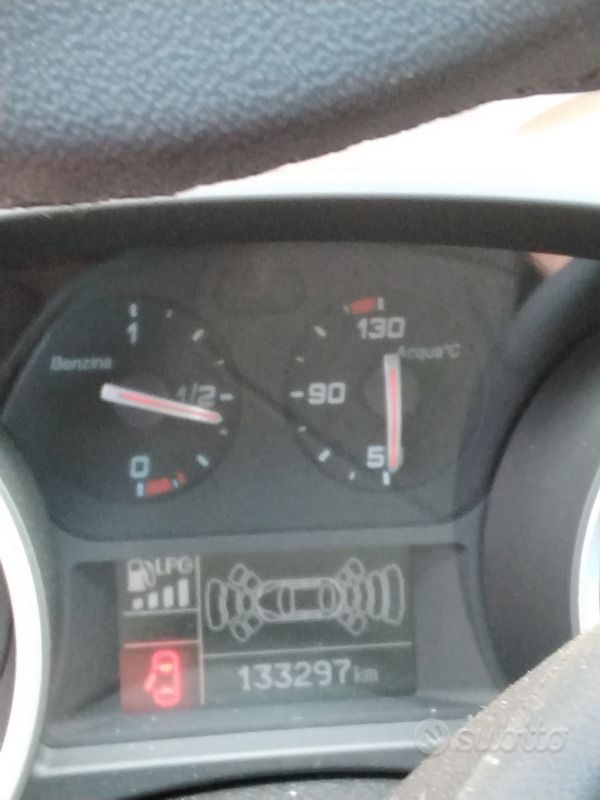 Grigio Usata 2018 Alfa Romeo Giulietta Due volumi | 11.400 € (Buon prezzo) - Immagine 1/4