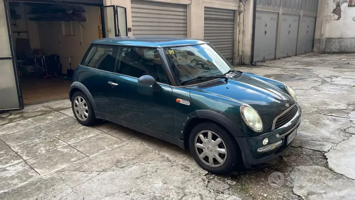 Usata Mini Cooper 90 CV (66 kW) 2002 Verde Utilitaria