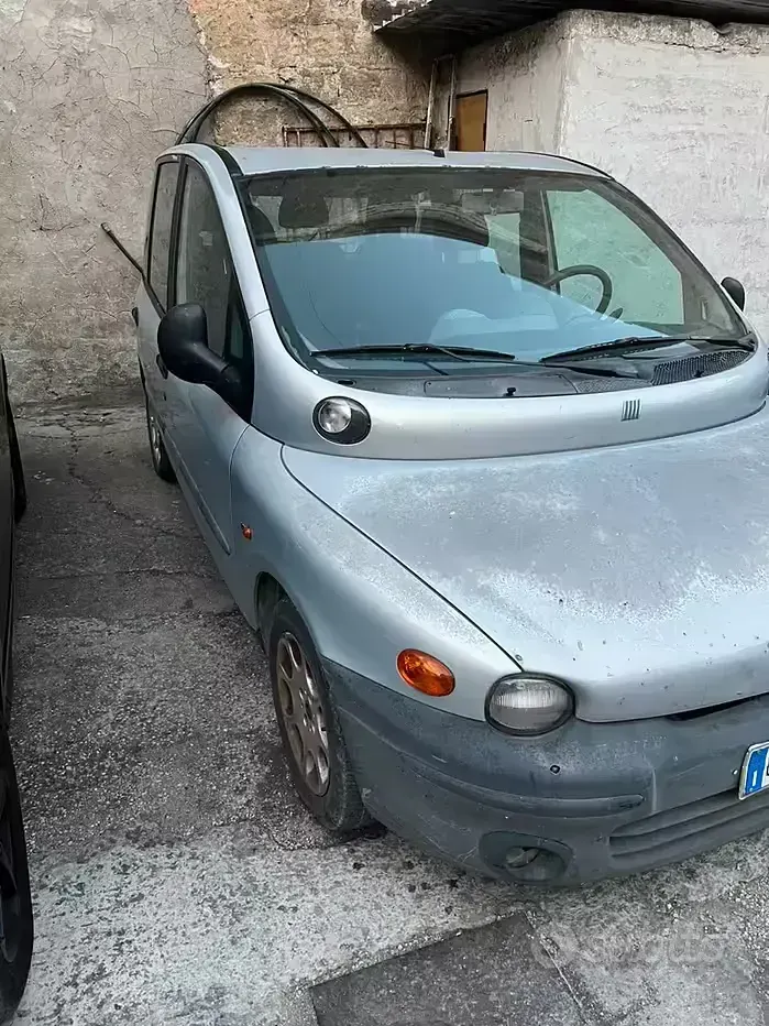 Usata Fiat Multipla 105 CV (77 kW) 2000 Grigio Monovolume