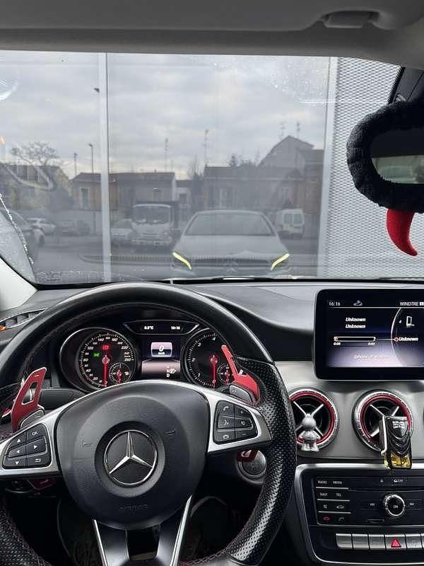 Usata Mercedes CLA220 AMG line 177 CV (130 kW) 2017 Grigio Berlina