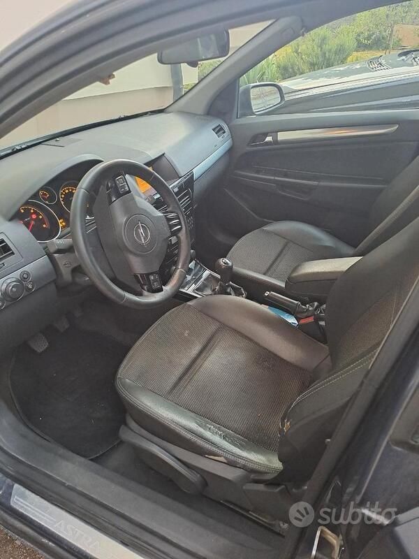 Usata Opel Astra 82 CV (60 kW) 2007 Blu Station wagon