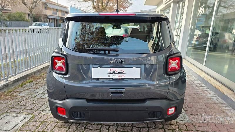 Usata Jeep Renegade Limited 120 CV (88 kW) 2023 Graphite grey SUV