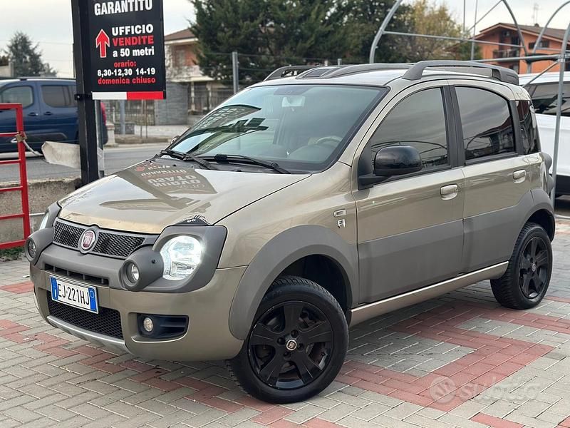 Usata Fiat Panda Cross Cross 75 CV (55 kW) 2011 Giallo Utilitaria
