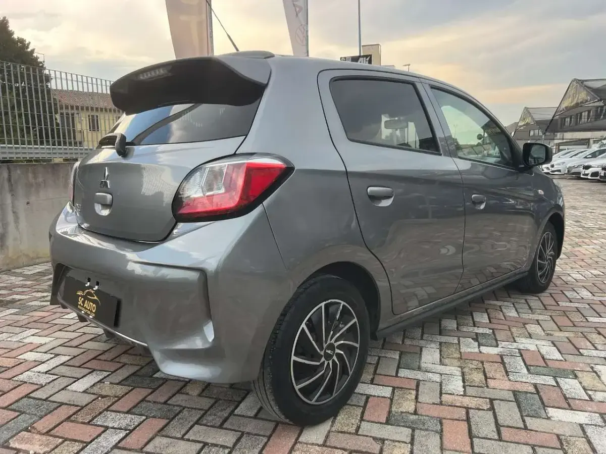 Usata Mitsubishi Space Star Intense 71 CV (52 kW) 2023 Grigio Utilitaria