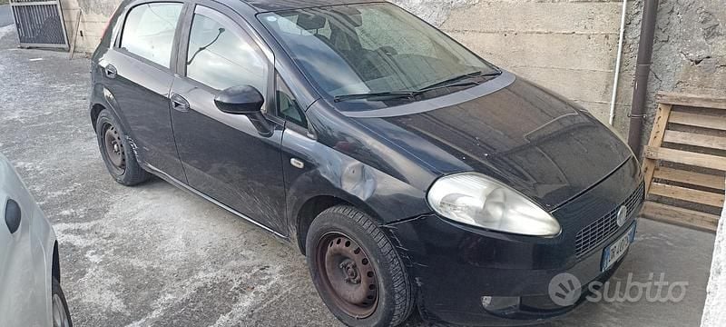 Usata Fiat Grande Punto 75 CV (55 kW) 2007 Nero Utilitaria