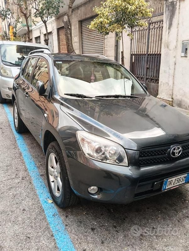 Usata Toyota RAV4 150 CV (110 kW) 2008 Grigio SUV