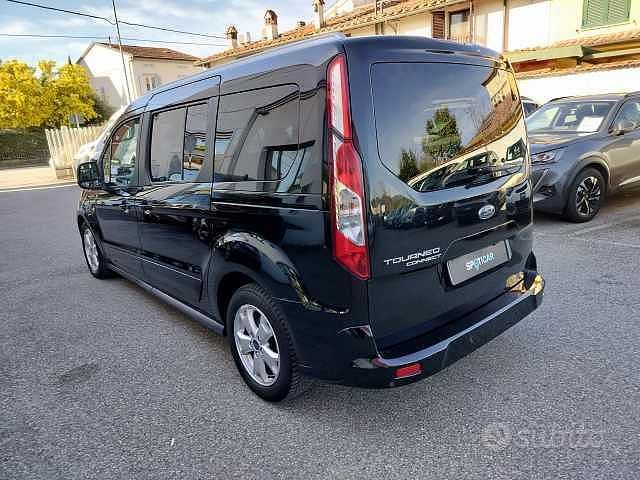 Usata Ford Tourneo Connect Titanium 120 CV (88 kW) 2017 Nero Monovolume