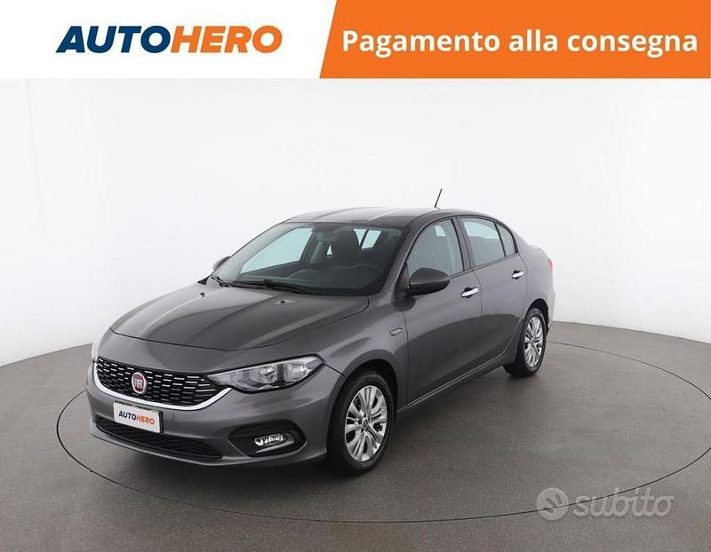 Grigio Usata 2016 Fiat Tipo Opening Edition Tre volumi | 9599 € (Buon prezzo) - Immagine 1/2