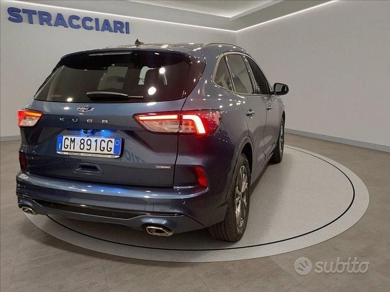 Usata Ford Kuga ST-Line 190 CV (139 kW) 2023 Blu metallizzato SUV