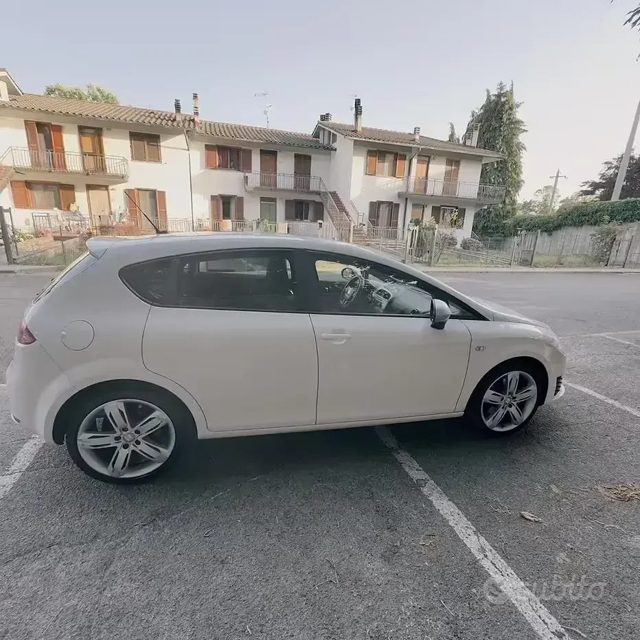 Usata Seat Leon 170 CV (125 kW) 2011 Bianco Utilitaria