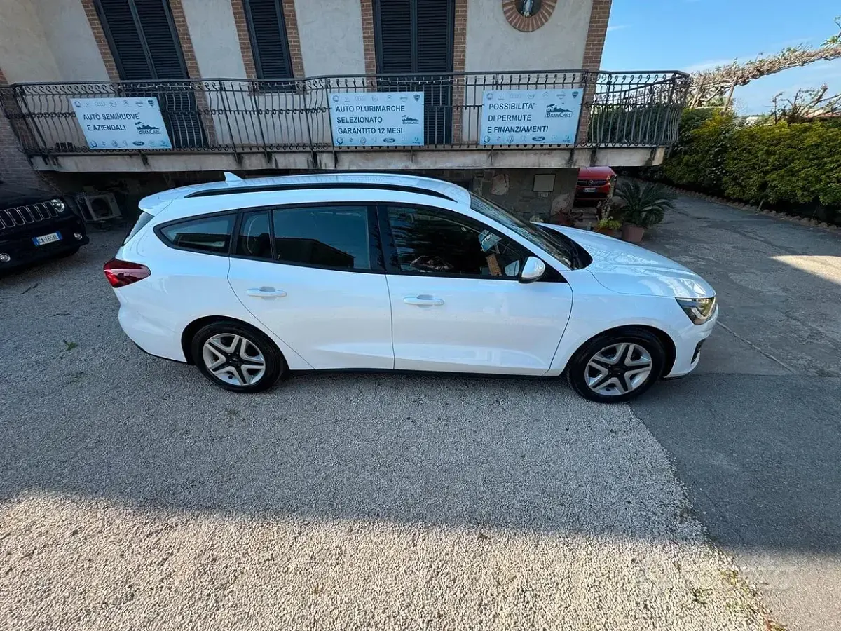 Usata Ford Focus 120 CV (88 kW) 2023 Bianco Station wagon