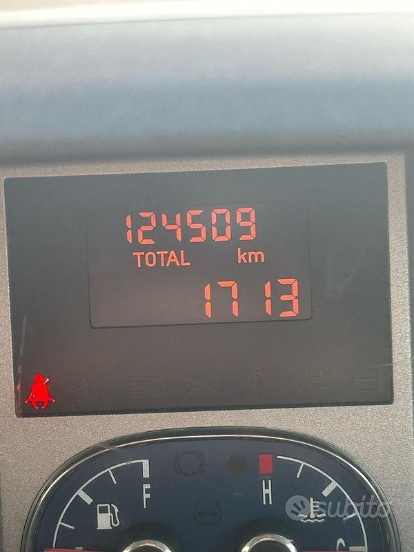 Usata Lancia Musa 77 CV (56 kW) 2008 Nero Monovolume