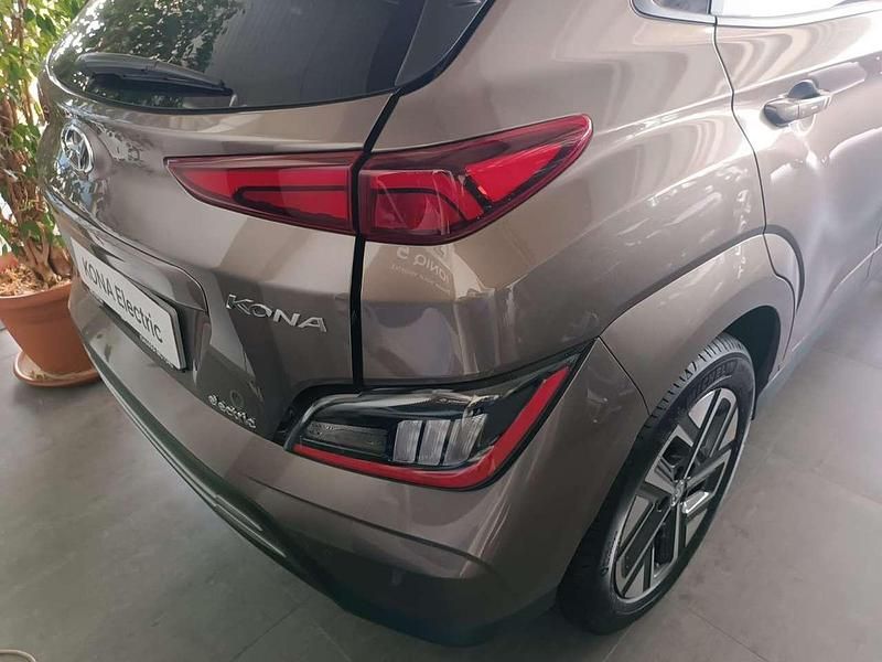 Usata Hyundai Kona 25 kW (35 CV) 2023 Bronzo SUV