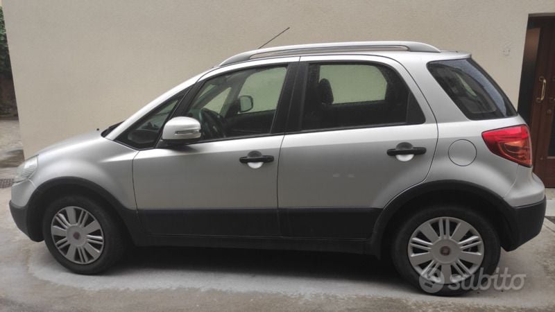Grigio Usata 2012 Fiat Sedici SUV | 2900 € (Super prezzo) - Immagine 1/4