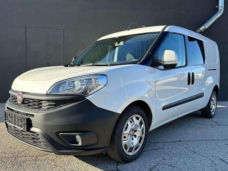 Usata Fiat Doblò Lounge 88 CV (64 kW) 2017 Bianco Monovolume